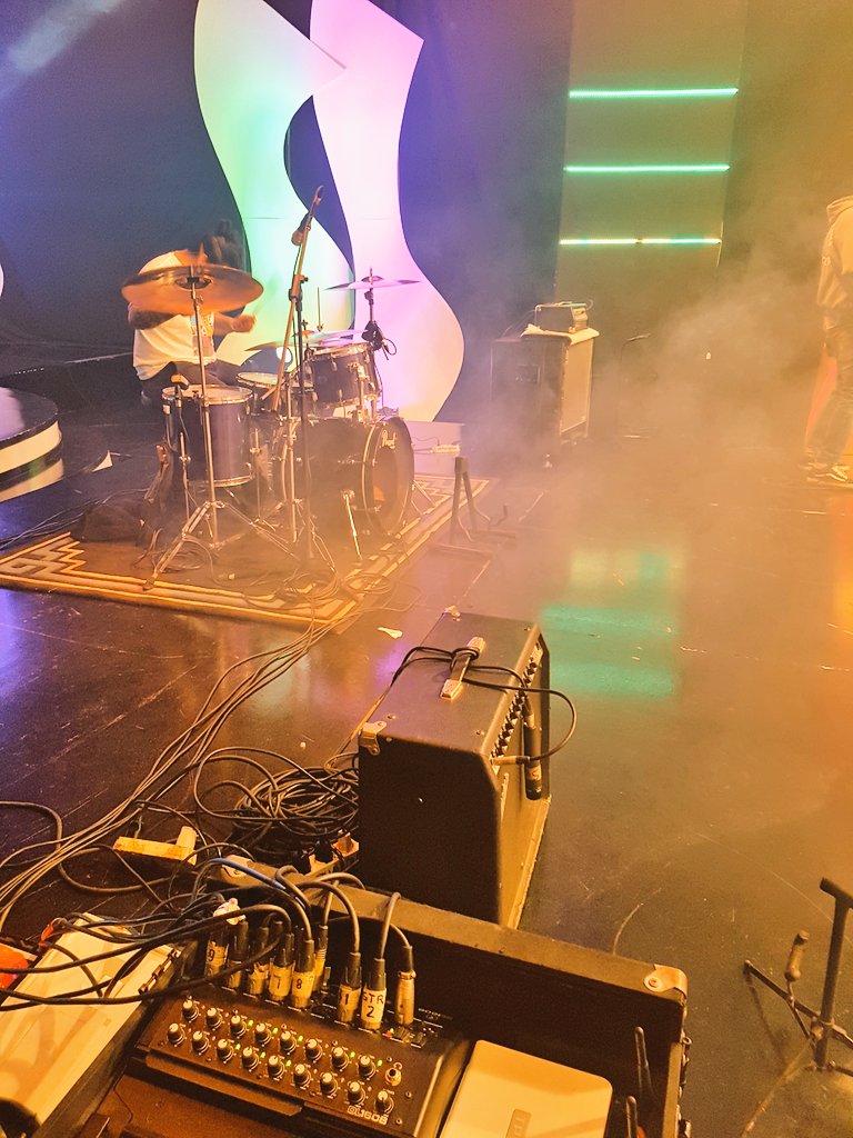 Lafarrapy's tweet photo. TEMPRANO empezamos a probar sonido canalizando todo rumbo a las 22Hs mientras se calienta un "té de cianuro" 🕰 LA FARRA 💥 #HoyExplota 💣 https://t.co/HAZrE9vBLO