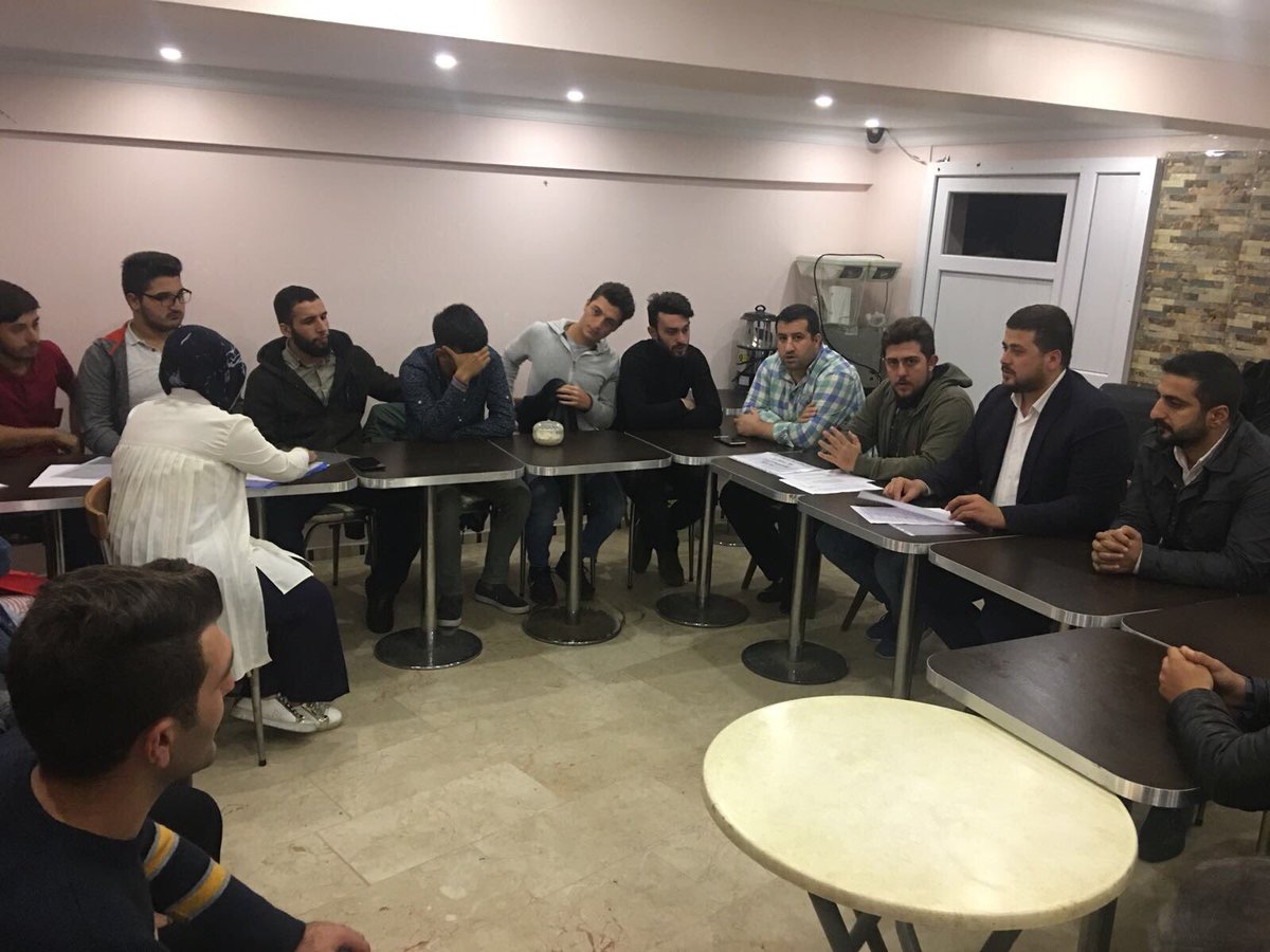 akgencsultangz's tweet photo. Gençlik Kolları İlçe Başkanımız @uygunonur 75.Yıl Mahalle Teşkilatımızın Haftalık Olağan Toplantısını Ziyaret Etti. https://t.co/zLXlx52yrk
