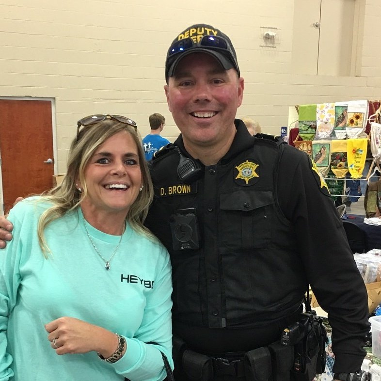 Amanda42910543's tweet photo. @thundacat830 so nice meeting you at Camden Fire Fest!! Your super sweet!! Live #LivePD https://t.co/9ZhP1wQoYS