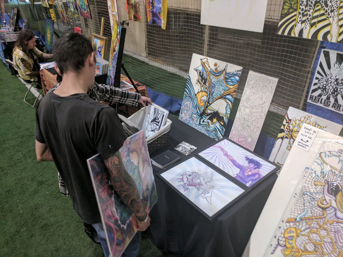 NE_CANN's tweet photo. Live painting in the house at #MECANN17 https://t.co/QYwiA6fawL