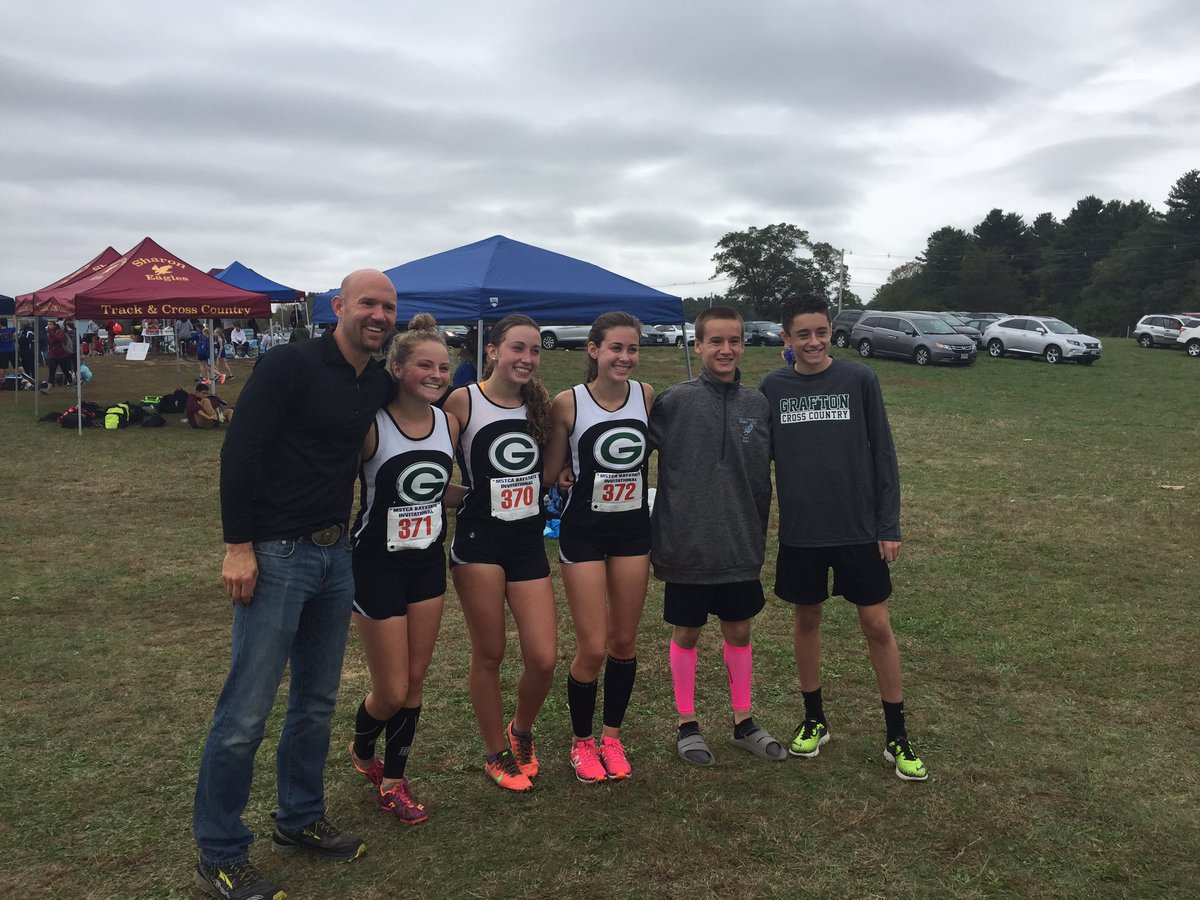 xcgrafton's tweet photo. Grafton XC girls and boys at the Bay State Invitational!! PR's across the board!! Onto Millbury Wednesday  #rollgrafton 🏃🏼‍♀️🏃🏻🤑🤑 https://t.co/iWGEevHxkW