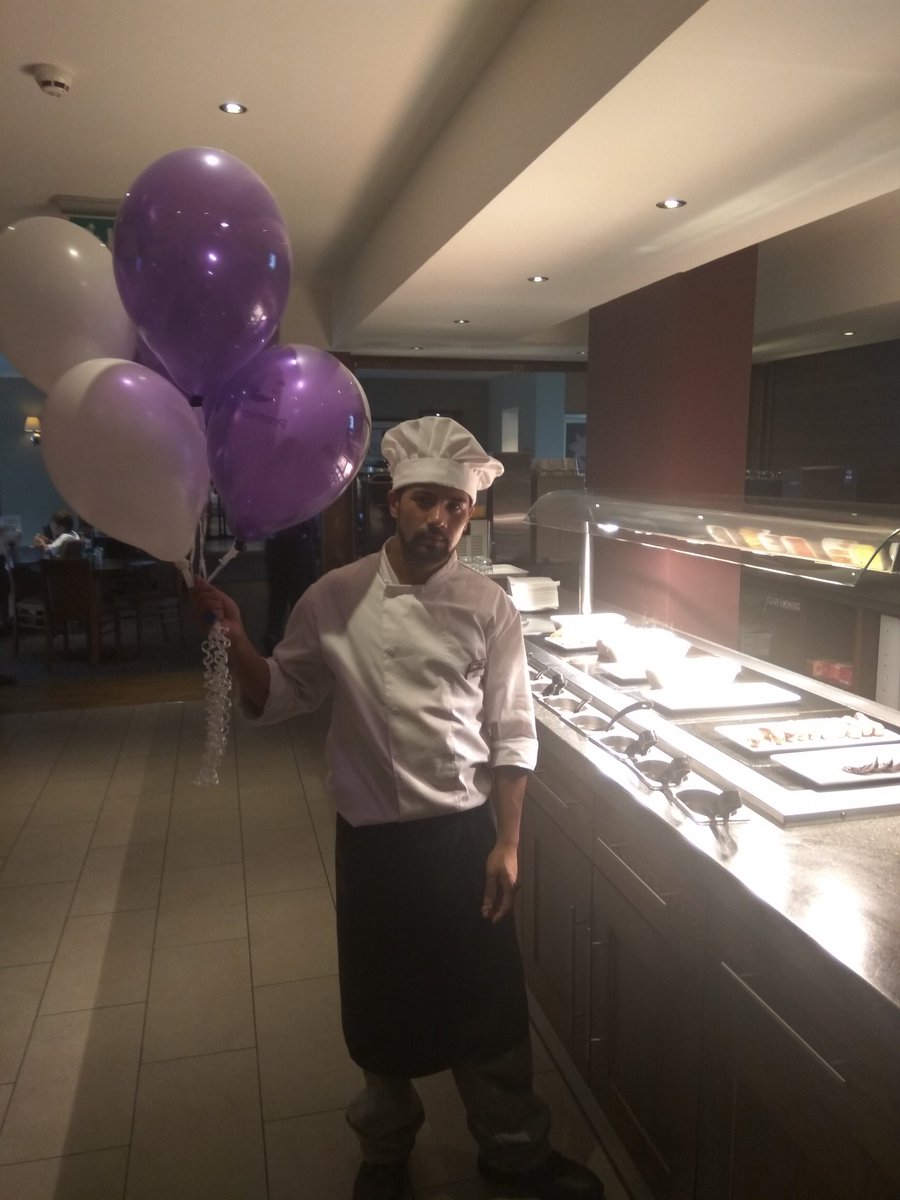 shef Amrit welcomes our little ones at the PIT5 breakfast 👧👨 <a href="/Nitin97034968/">Nitin</a> <a href="/RakeshMistry87/">Rakesh Mistry</a> <a href="/gary_villiers/">Gary De Villiers</a> <a href="/placemadebyyou/">A Place Made By You</a> <a href="/HeathrowAirport/">Heathrow Airport</a>