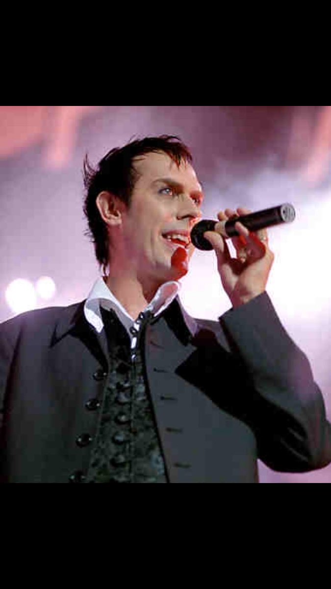 MelanieVoit's tweet photo. @petermurphyinfo I'm looking for this suit that you wore at concert in 98. Want to get it made for my hubby. Can you help? https://t.co/ILraDUUcUg
