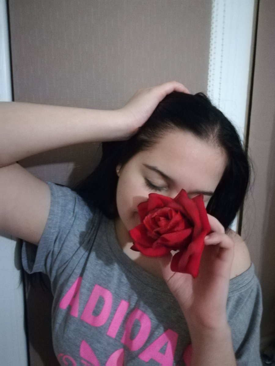 little_devil126's tweet photo. существуют ли люди, которые рады, что со мной знакомы? https://t.co/ShttBFpSCU