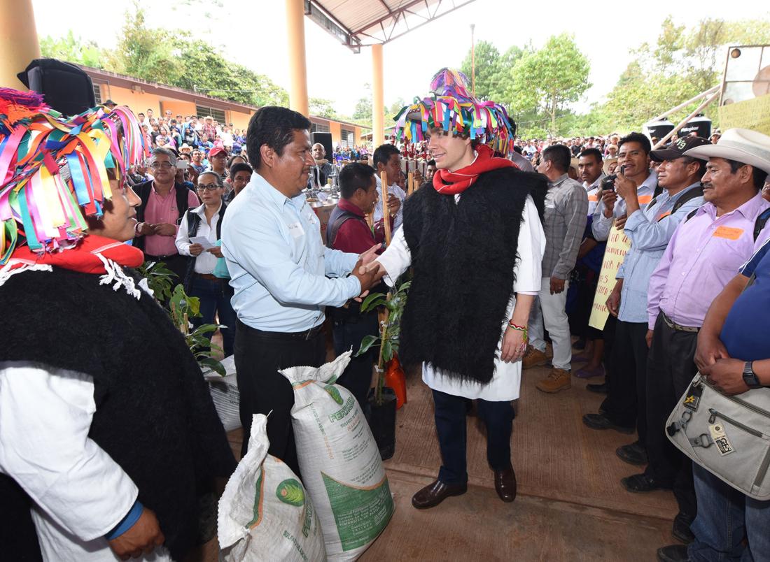 Secam_Oficial's tweet photo. MVC, entregó apoyo a más de 4 mil productores indígenas en el municipio de Chenalhó.

Leer más:https://t.co/XFJxEuNhXI

#Chiapas https://t.co/Rrw5huwUgt