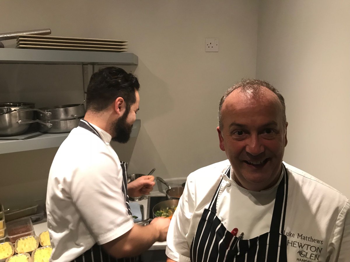 Ed_Fitzpatrick's tweet photo. One week we’re in the sky cooking dinner over Southampton next minute we’re cooking dinner for 8 in our #newtreehouse @CGTreeHouses https://t.co/FBDeqntZJH