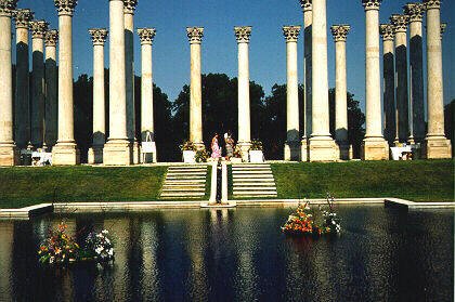 A city of many #landmarks, one of #WashingtonDC's most notable is the #NationalCapitolColumns at the #Arboretum buff.ly/2ylaqB2