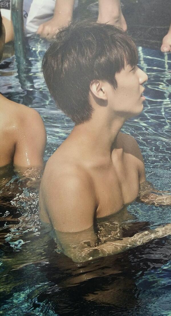 SwaggyNuna's tweet photo. นี่ว่าจิงโจ้ยักษ์ เหมือนจองกุกเลยเว่ย 55 
 https://t.co/xeFbE7FK0s