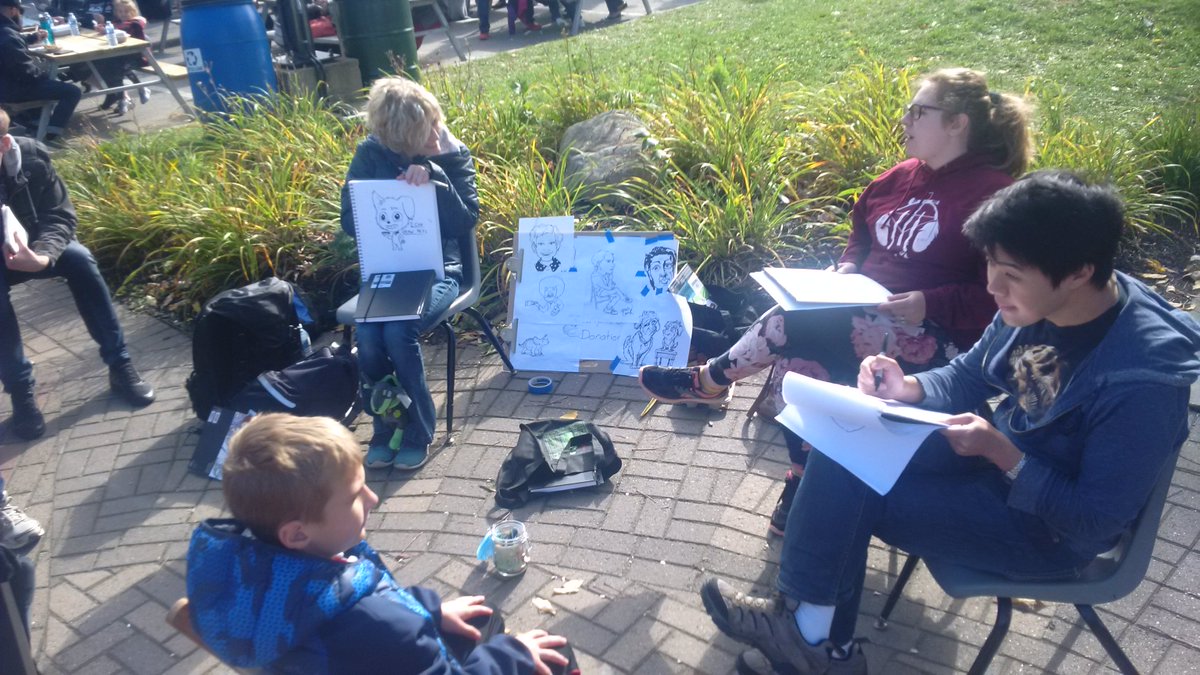 nbcc_OASIS's tweet photo. @myNBCC Animation students add spirit to #Miramichi #FoodTruckFEASTival with drawings #TransformNB #MiramichiProud https://t.co/viYnpEKP4Q