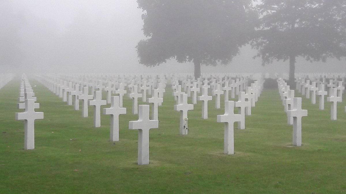 jannyvdbogert's tweet photo. @RuthvanderHaar @MiriamvanBree @boerenfluitjes @varkensenzo Maar Ruth heeft de vraag uitstekend beantwoord 😊👍terwijl ik een bezoek bracht aan #americain #warcemetry in Colleville-sur-mer https://t.co/tuamKHKNaz
