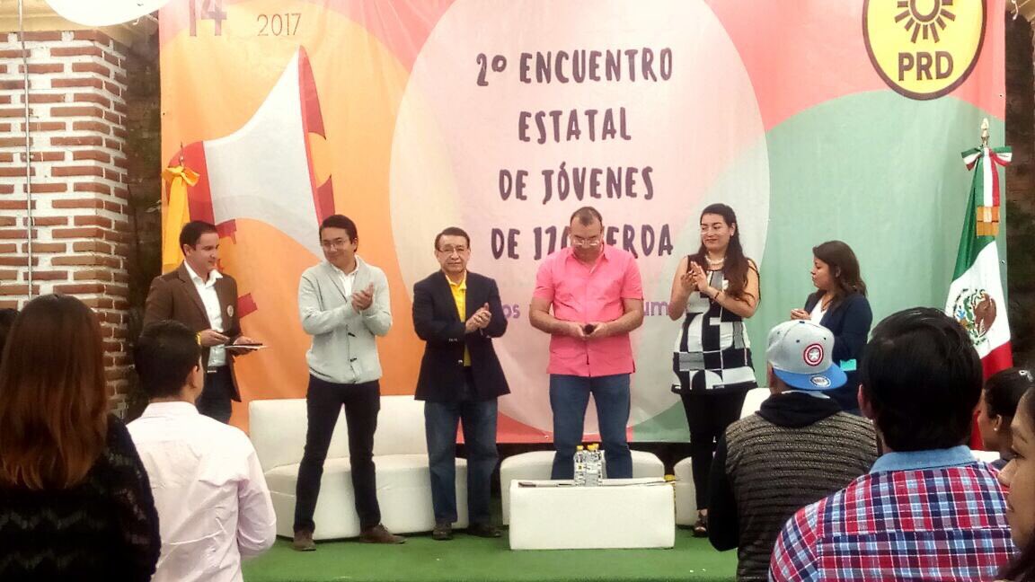 NvaIzq's tweet photo. Nuestro Coordinador Nacional @VillanuevaMukul presente en los trabajos del 2 Encuentro Juvenil en Querétaro #Jovenes @PRDMexico https://t.co/1aMJlDxS38