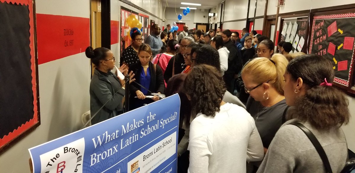 esmtis190's tweet photo. High school Fair #IS190 #Supportyourstudents https://t.co/gako24KKpk