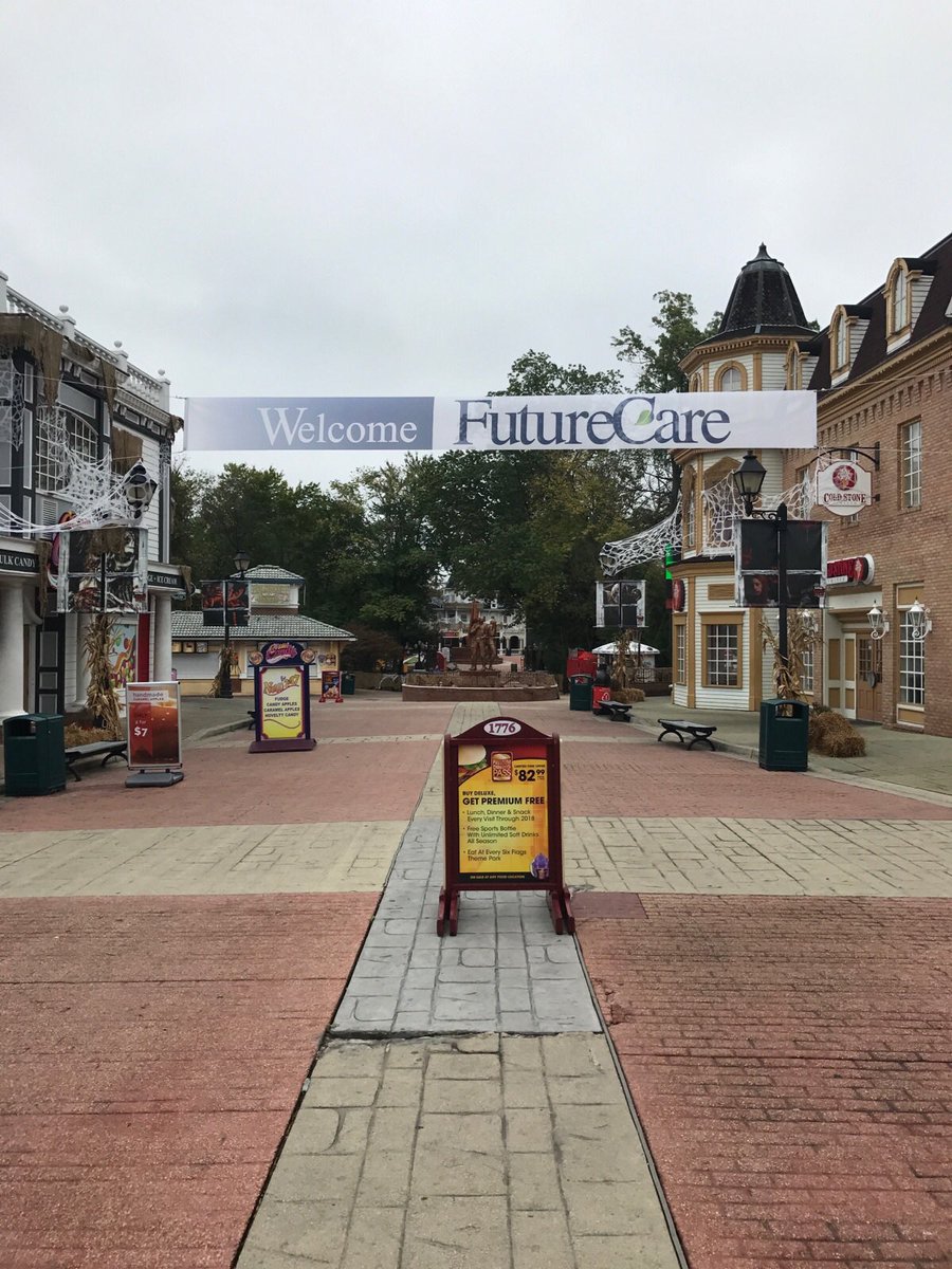 It’s FutureCare day at <a href="/SixFlags/">Six Flags</a> 😃😃😃#LoveWhereYouWork