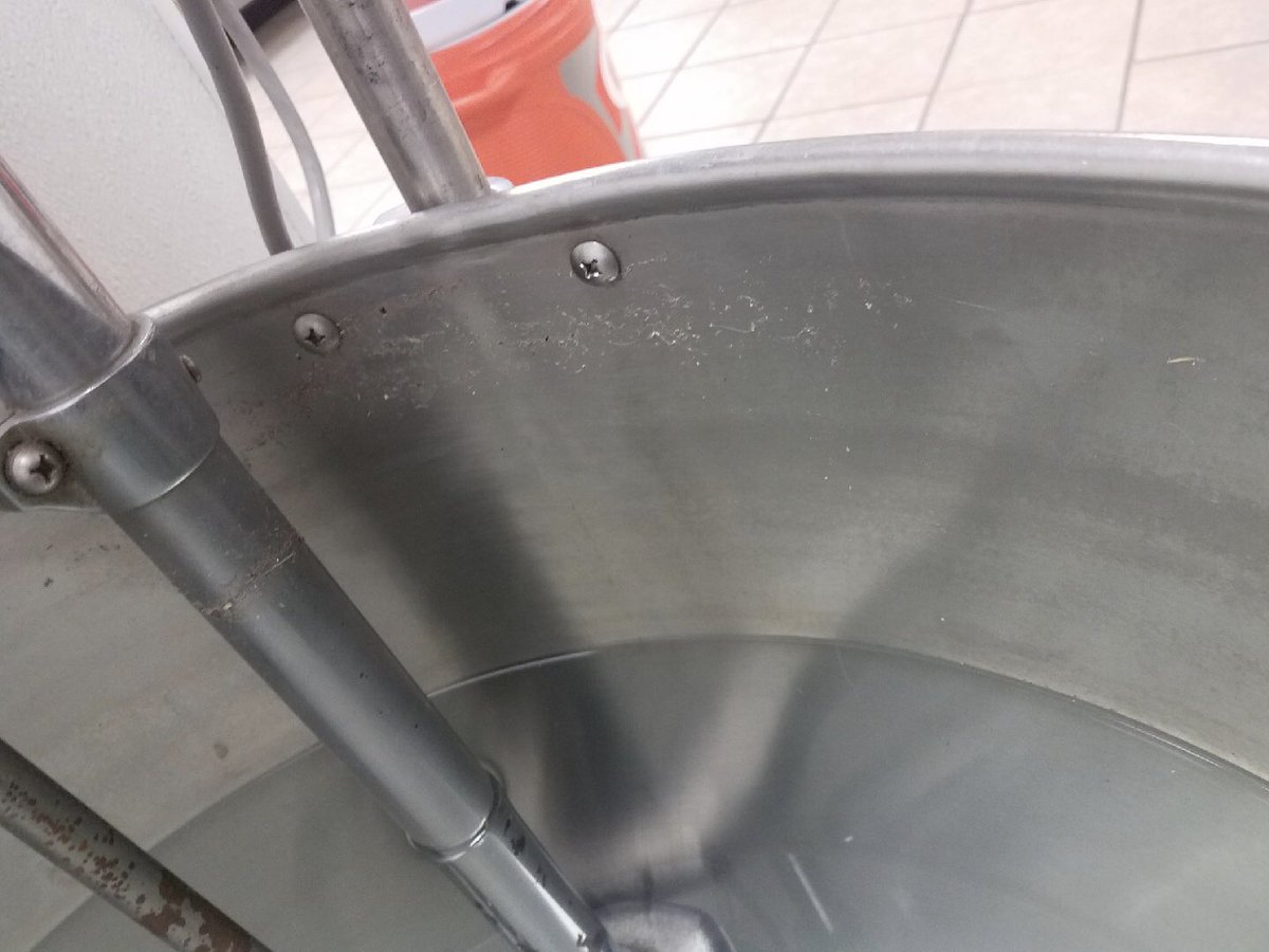 SGUATC's tweet photo. Why we need to #shower b4 #icebaths! #stayclean #CavNation https://t.co/QThQCqtKYz