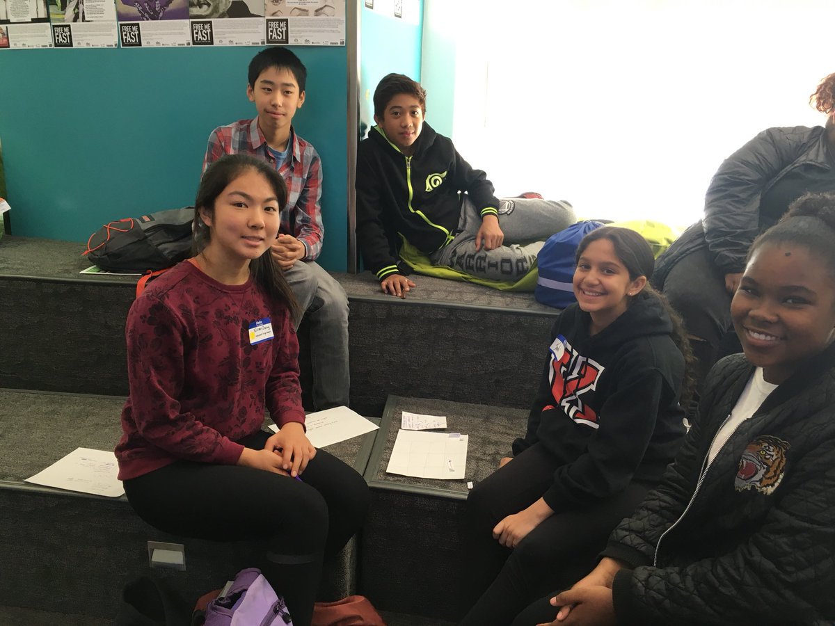 TTSF_MichelleC's tweet photo. More teams of hackers working together in the @MakeSchool Game Design Workshop! @teentechsf #TTSFCivicHack @SFPublicLibrary #TheMixatSFPL https://t.co/NiCNAdl3y8