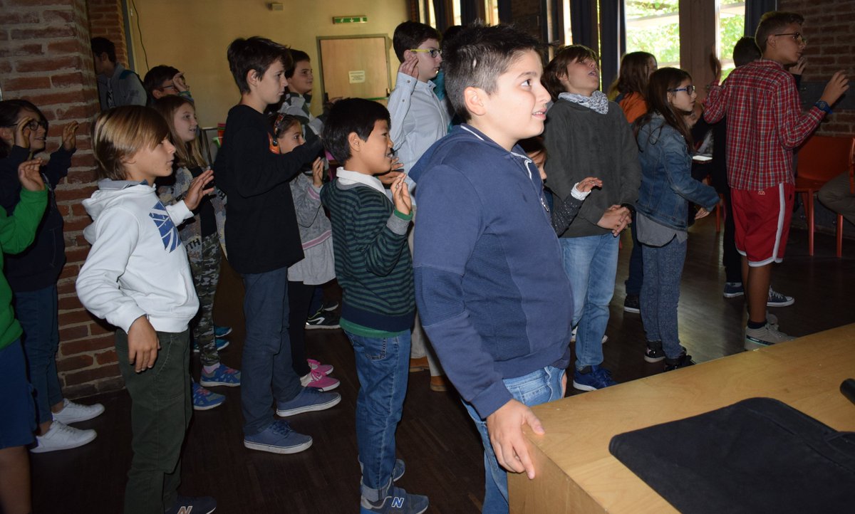 CoderDojoTo2's tweet photo. #PeerDojo #MakeyMakey #OdeToCode e #HTML per la @CodeWeekEU del nostro @CoderDojo @neutralaccess https://t.co/i3awVH7jcj