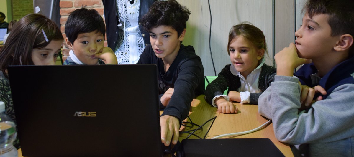 CoderDojoTo2's tweet photo. #PeerDojo #MakeyMakey #OdeToCode e #HTML per la @CodeWeekEU del nostro @CoderDojo @neutralaccess https://t.co/i3awVH7jcj