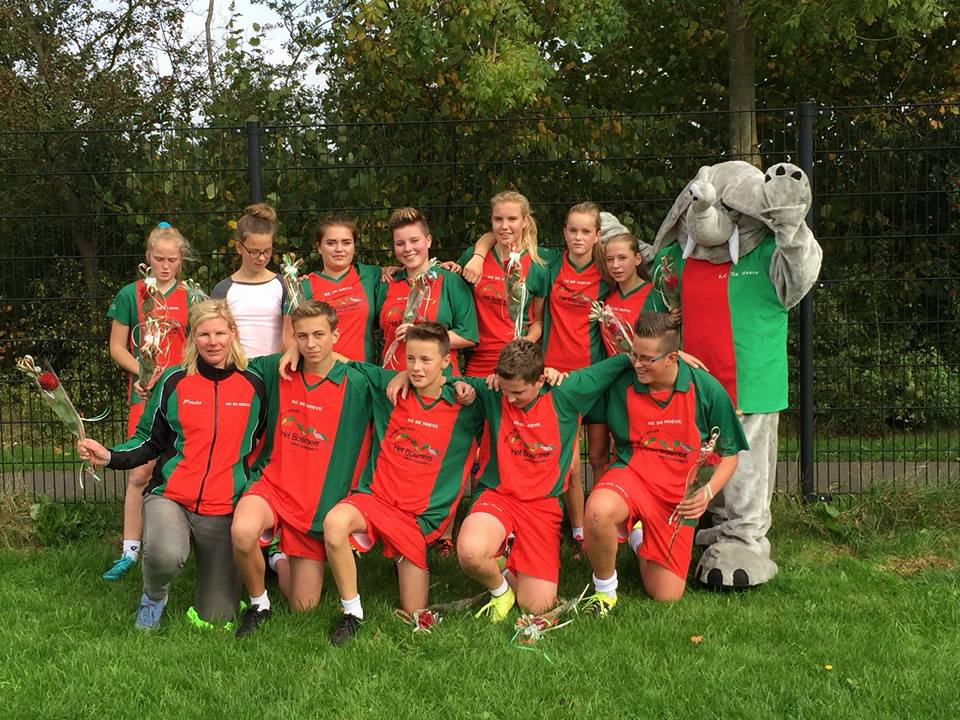 B2 ook al kampioen. Ook jullie gefeliciteerd!