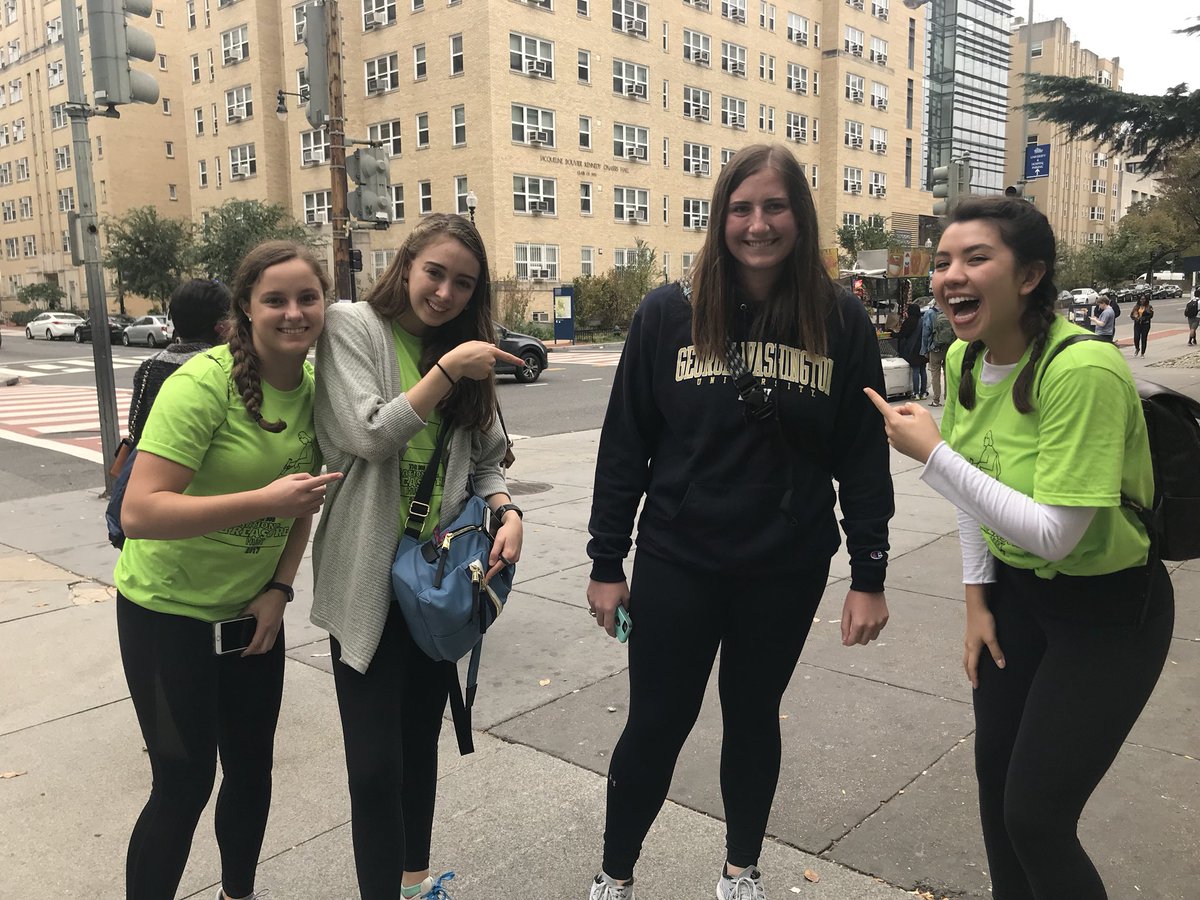 CakeByPotomac's tweet photo. #schoolfriends ❤️❤️❤️ #CakeByThePotomac @bighuntGU https://t.co/ILPixsfceL