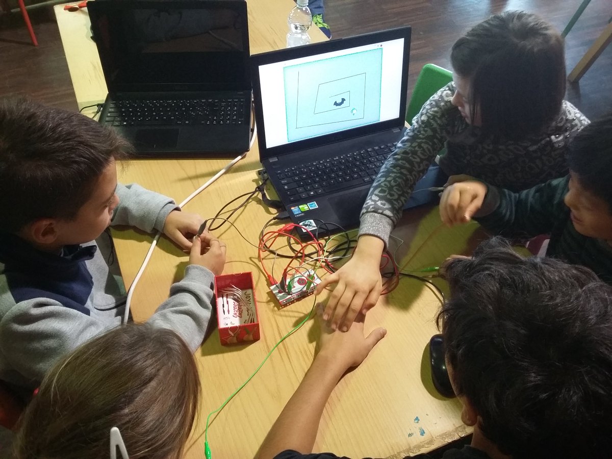 CoderDojoTo2's tweet photo. #PeerDojo #MakeyMakey #OdeToCode e #HTML per la @CodeWeekEU del nostro @CoderDojo @neutralaccess https://t.co/i3awVH7jcj