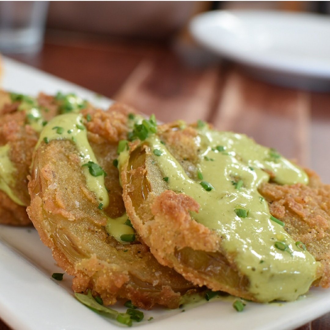 Is it really even a weekend without #Brunch? Saturdays were made for Fried Green Tomatoes! Thanks to 📷 <a href="/OffThePotomac/">Teems</a> for this awesome shot!