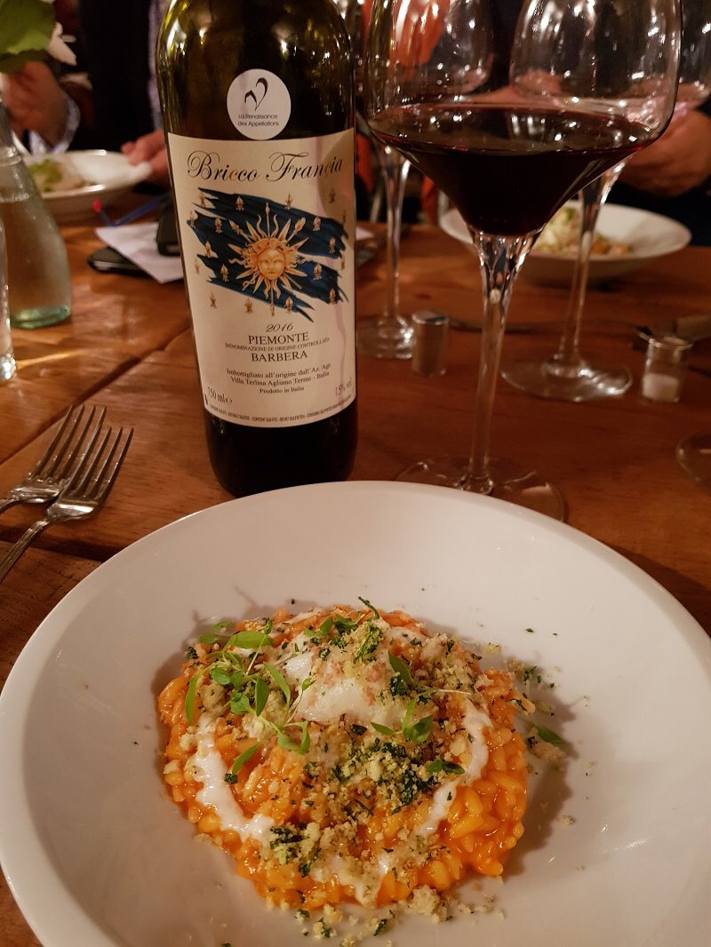 WineNewsIt's tweet photo. #Risotto con #baccalà chef stellato @PaoloBarrale ristorante #Marennà a #SorboSerpico a #BarberaFish17 #Asti https://t.co/FeI3vVrwCW