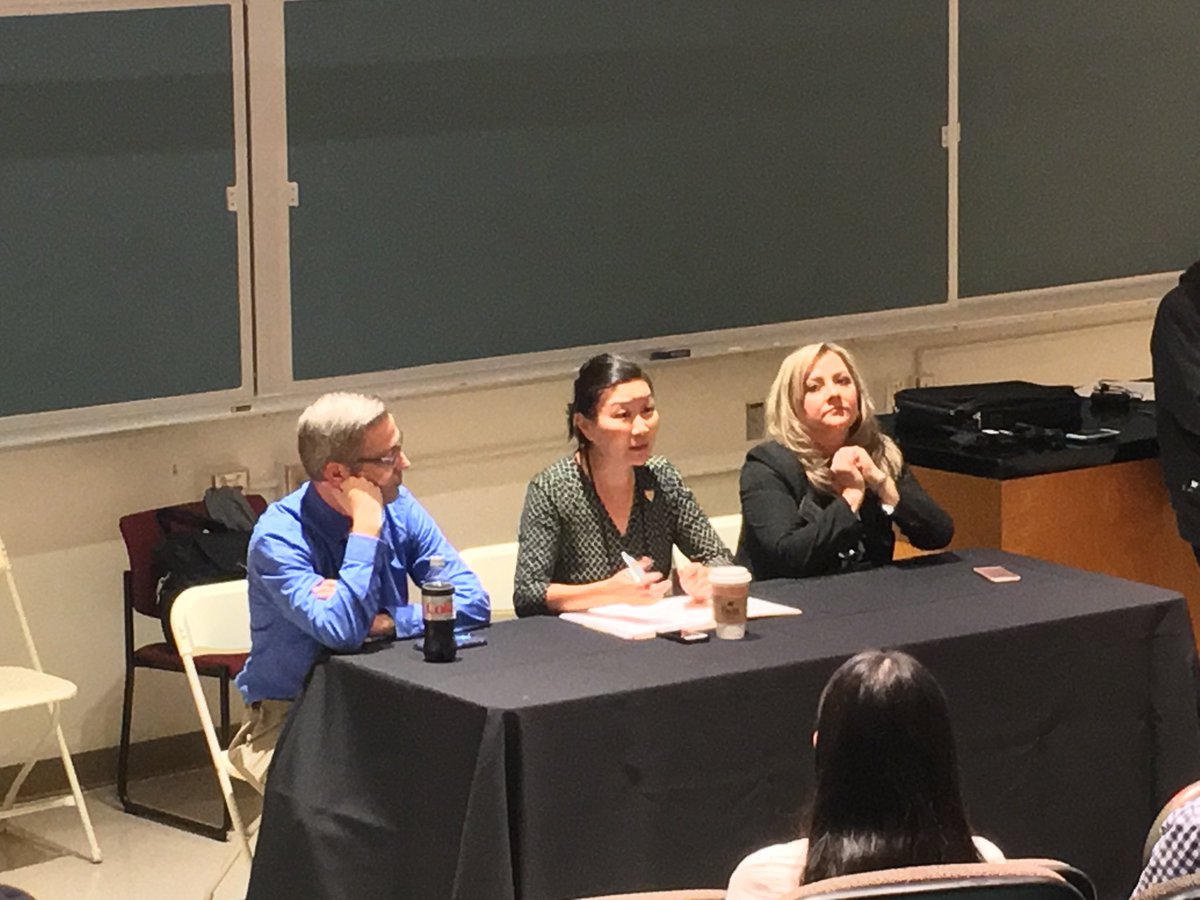USCMann's tweet photo. Happening now: Dr. Susie Park of #USCPharmacy at the Pharmacy Admissions Panel at @UCDPreHealth! #UCDPHC2017 https://t.co/Ad404sgUVO