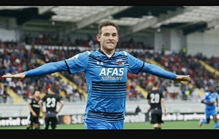 ZulteWaregemSV's tweet photo. Official: 👉 Vervecken leaves the team and goes to Vrejkna FC (CRO) for € 157,000 https://t.co/q5d8T9RnqV
