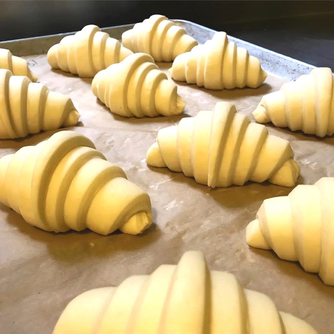 cbbucketlist's tweet photo. "Croissant perfection".credit: @breadsbakery ..C'monBoard Bakery is your guide to bread and baking. We feature the best artisan bread re https://t.co/AawH51BX7k