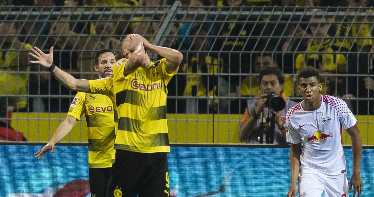 BVB's tweet photo. 😔 Das war‘s. Der BVB verliert das Heimspiel gegen Leipzig mit 2:3. #bvbrbl 2-3 FT. https://t.co/KP1Ld7Fyvv