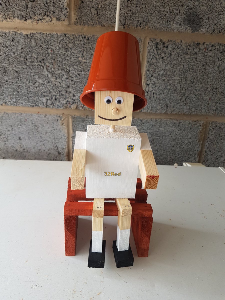 PlantPotmen's tweet photo. @FOREVERLEEDSMOT @PlantPotmen Handmade Wooden Plant Pot men in Leeds Utd  colours. £12 each + £3 postage. Message me to order https://t.co/i00GgFm1wC