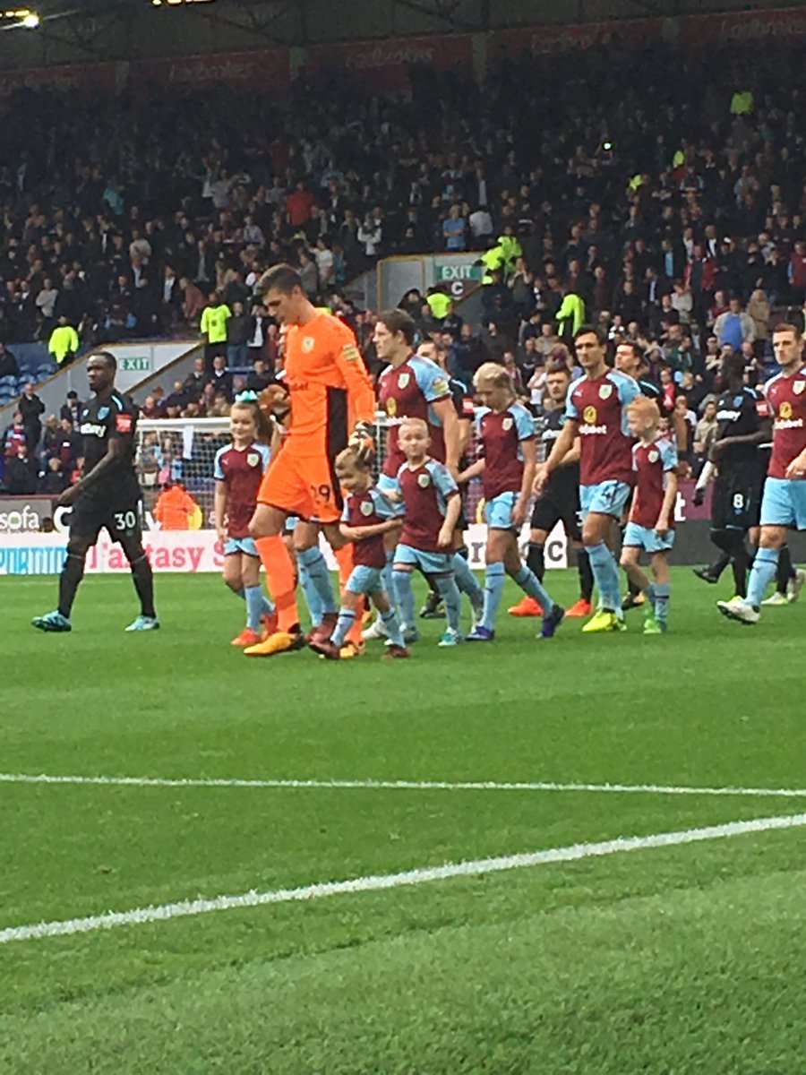 antJH7's tweet photo. Walking out with #jackcork. #twitterclarets @BurnleyOfficial https://t.co/7whS5Xkd7A