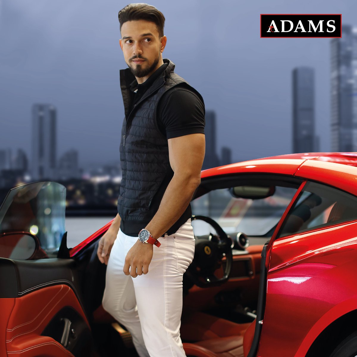 AdamsStorePTY's tweet image. La fusión perfecta entre el hombre y su máquina, donde la velocidad y el diseño no tienen límites. Nueva colección en Tiendas Adams #Ferrari