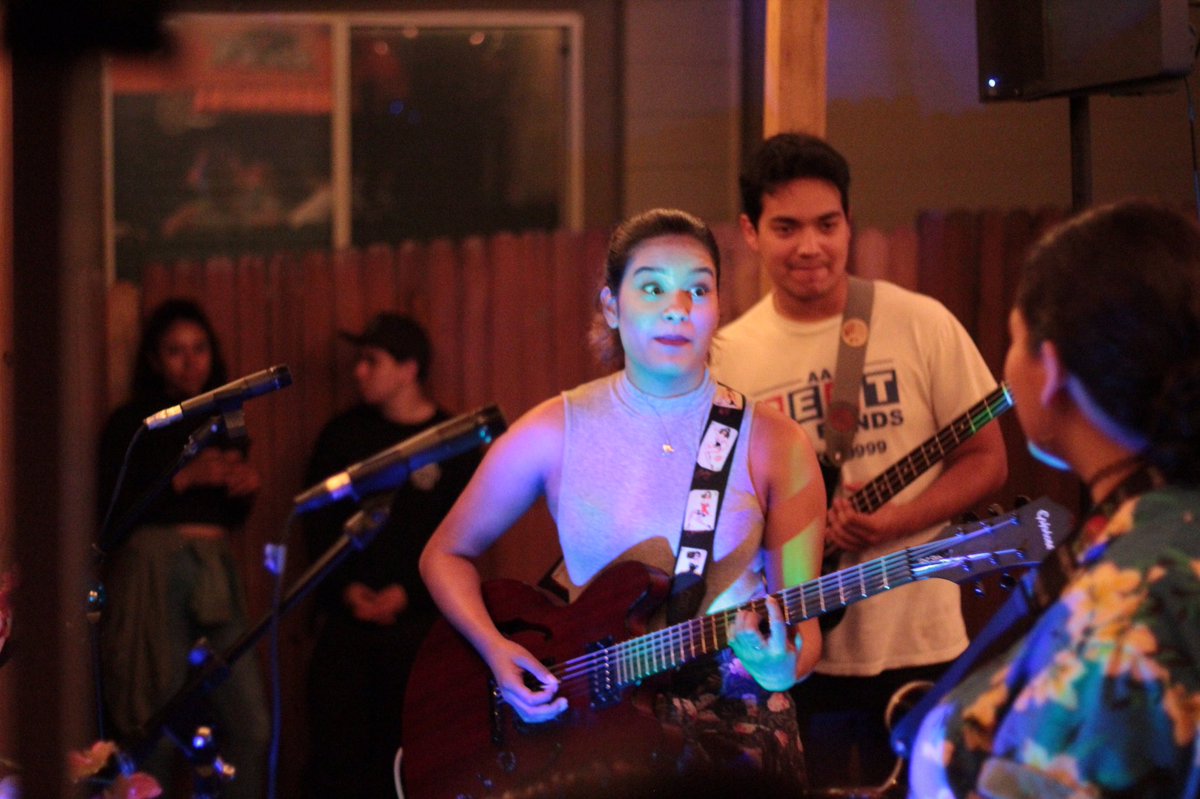 Come thru tonight. Also here's sum funny pics of the bands for tonight lmao.