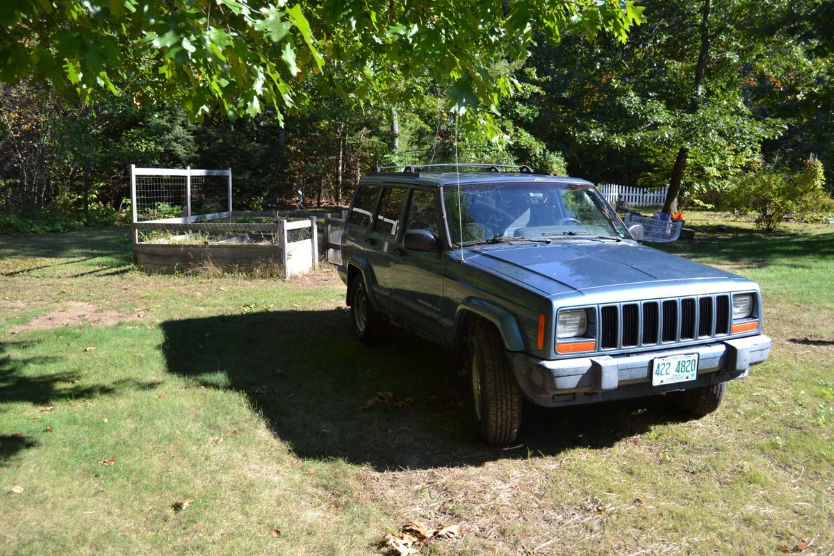 rome603's tweet photo. Selling a 99 Jeep Cherokee Sport. Runs great, let me know if you're interested! https://t.co/IjG3uU37On