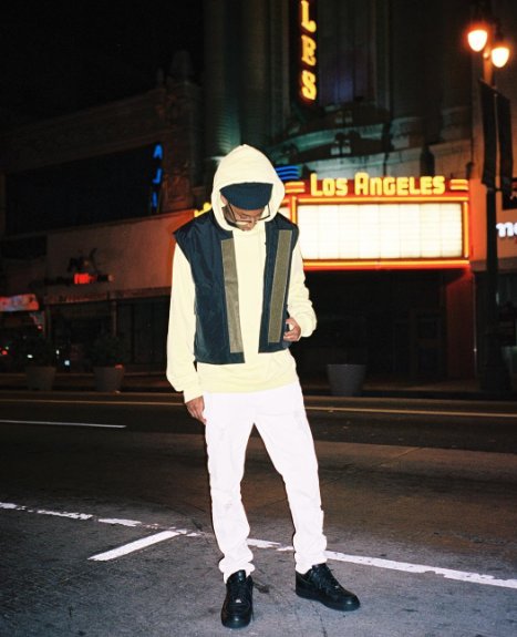 ChiefersDaily's tweet photo. The mysterious @sloanevans finally comes through with his debut project, "mia" featuring @ajtracey. Stream it NOW: https://t.co/2Xod8eyRmF https://t.co/erMcksHvaV