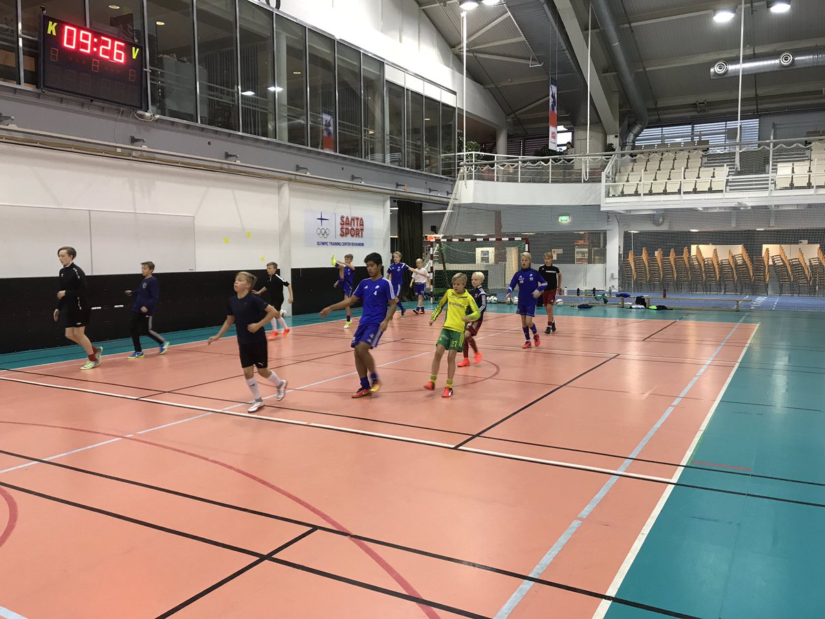 TheFDSAcademy's tweet photo. FDS in @finland @norway @Sverige @denmarkdotdk @England #10flights #2coaches 😳 all in One weekend. Good sessions today 👍 https://t.co/2SQP20Tuen