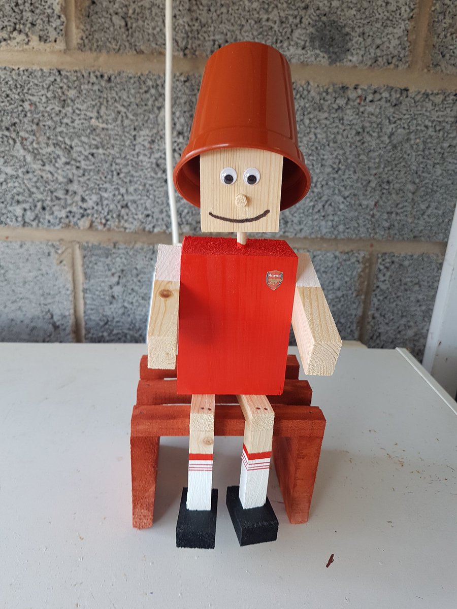 PlantPotmen's tweet photo. @Arsenal @PlantPotmen Handmade Wooden Plant Pot men in Arsenal colours. £12 each + £3 postage. Message me to order https://t.co/O7fsX2c52D