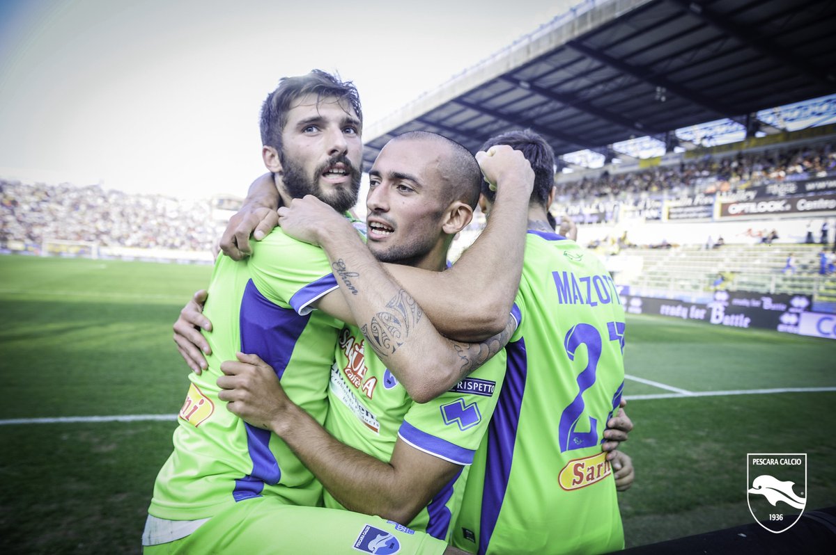 PescaraCalcio's tweet photo. la gioia #BiancAzzurra a Parma #ParmaPescara #PARPES @Lega_B https://t.co/wsMRvMS7sz