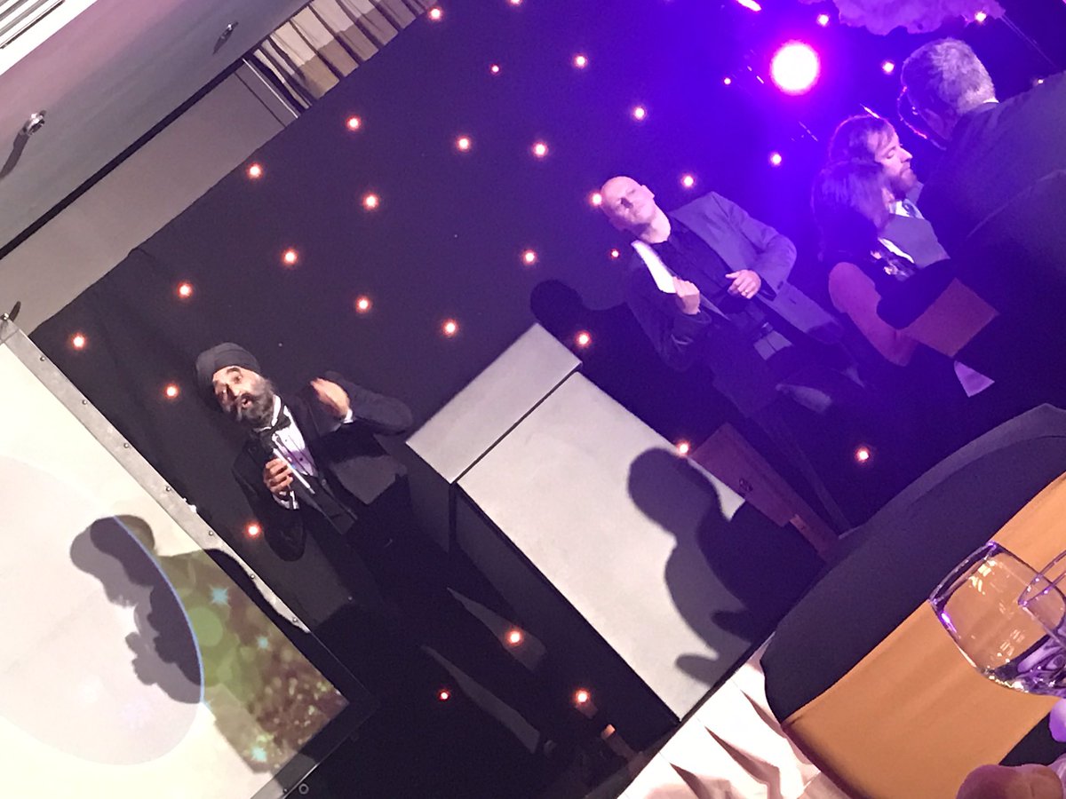Hira_Malik786's tweet photo. 'If somebody says it can't be done, ignore them' - the great @ninderjohal at @MBCC_2017 #MBCCA2017 #Pathwaygroup #Finalists https://t.co/dtdq5CpeCq