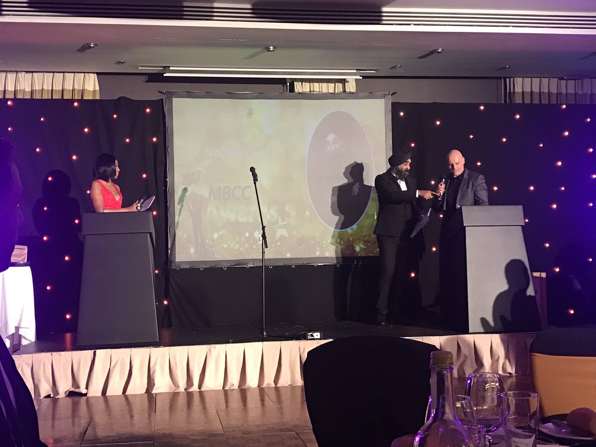 Hira_Malik786's tweet photo. 'If somebody says it can't be done, ignore them' - the great @ninderjohal at @MBCC_2017 #MBCCA2017 #Pathwaygroup #Finalists https://t.co/dtdq5CpeCq
