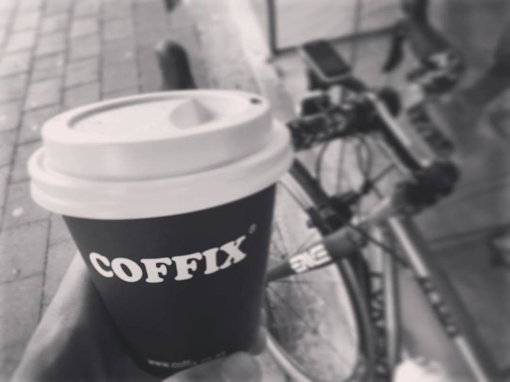 Mikebuenaflor's tweet photo. Out for a bike 🚴🏻 for an early morning #coffix https://t.co/JZKTq9vT8Y
