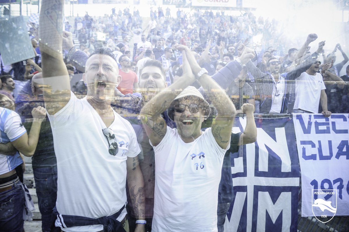 PescaraCalcio's tweet photo. La gioia dei nostri tifosi #ParmaPescara #pARPES @Lega_B https://t.co/MoisGl2Kjk