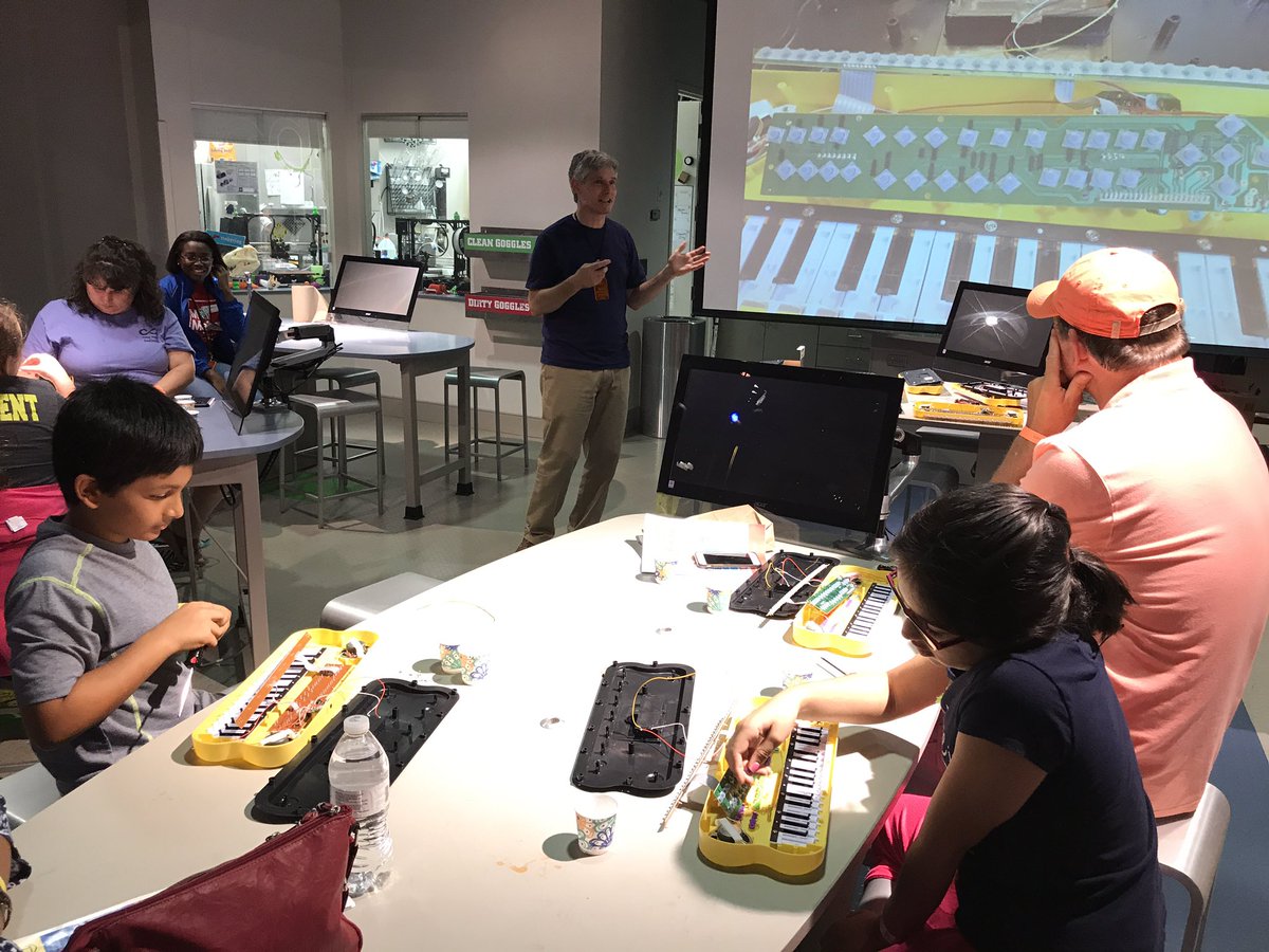 CLTMakerFaire's tweet photo. Ever wonder what powers a keyboard? Catch our last circuit bending workshop at 3pm! https://t.co/dsK7u8BmcF