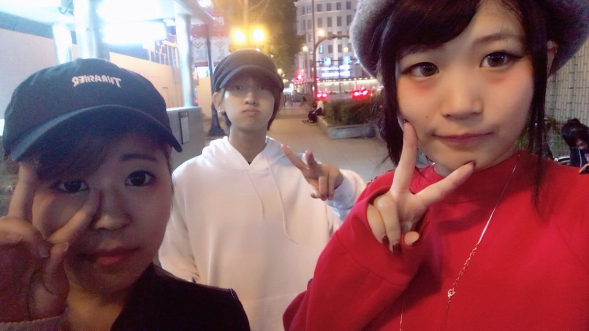 mm__Ri's tweet photo. ストリートありがとうございました！

久しぶりすぎて緊張してたけど
楽しかったからおーるおっけ💡💥

合同してくれたかけるくんも
ありがとうございました！

PeZe１周年たくさんの人が
きてくれて、止まってくれて
幸せでした😢💞

次は２０日！！梅田！！まってます！ https://t.co/Zq8rl35Q25