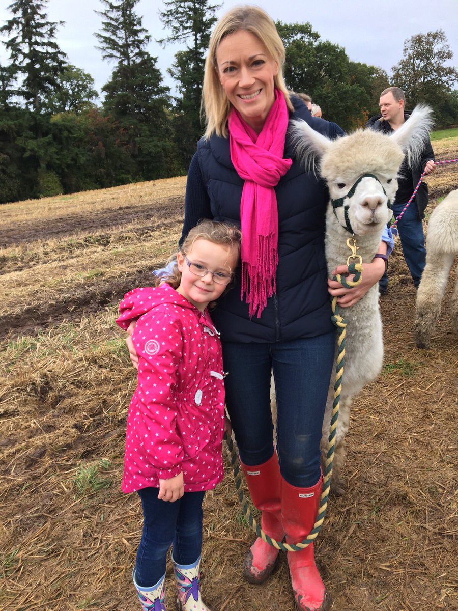 MorvenMcPherson's tweet photo. It's not every #Saturday you get to walk an #Alpaca! #MeetRiley #ArnpriorPumpkins #SaturdayAdventures #DaysOut #FunTimes https://t.co/Nv3DJWOWiK