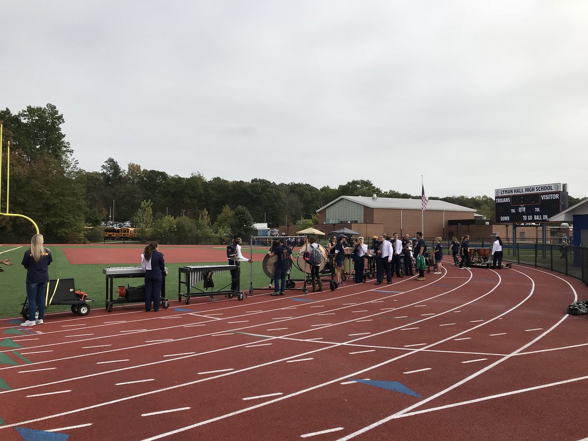 EHHSPrincipal's tweet photo. OUTSTANDING performance by the East Haven Co-op Marching Band! #milestones #yellowjacketpride #WhereTheyGoOneTheyGoAll #WeAreEHPS https://t.co/HGqvlk1uBM