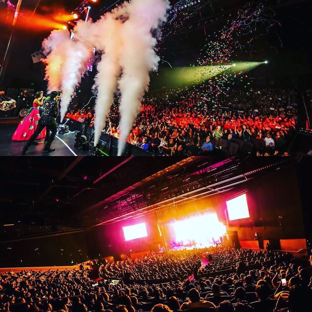 PepeAguilar's tweet photo. Algo de ayer durante nuestra 2da presentación en #PechangaCasino !
1,000,000 de #GRACIAS 🙏🏼🙏🏼🙏🏼 y hoy toca #SACRAM… https://t.co/1RoRYT4V7r https://t.co/yjJki0Fm18
