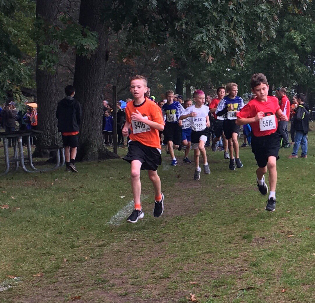 PinckneyMSXC's tweet photo. More from today’s run in the @PureMichigan rain! #runinthemud #runhappy #piratepride #gettingfaster https://t.co/z3K0EFAG0v