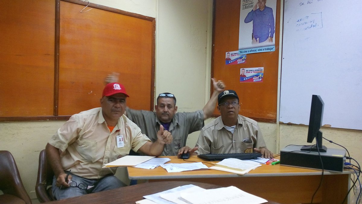 caraballoramon9's tweet photo. En perfecta union Sala situacional Gcia.op Minera Div. Pzo.  PMH  y Ferrocarril @isaiasssuarezch @JustoNogueraP @AldoCantafioB https://t.co/YvB4JCaakT